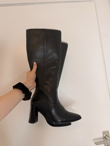 Kniehohe lederstiefel - na-kd,
